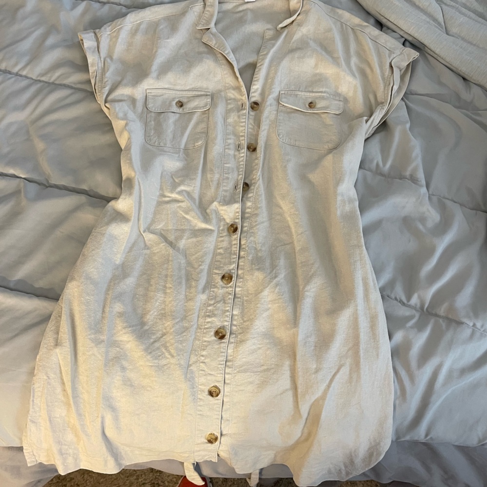 Women’s old navy linen sundress. Used. No stains.